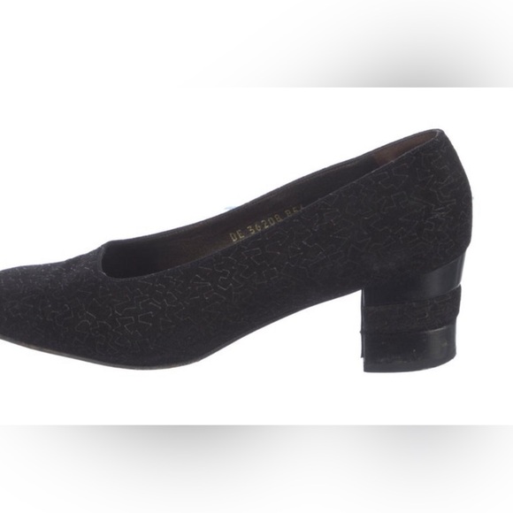 Salvatore Ferragamo Suede Pumps - Picture 7 of 10